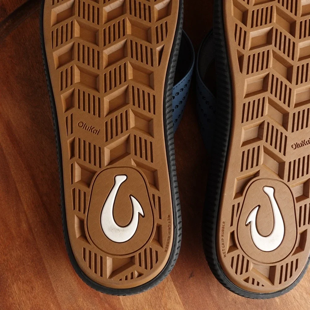 OluKai Sandals Mens SZ 14 Blue BLK Ulele Thong Flip Flop Coastal Beach Shoes NWT